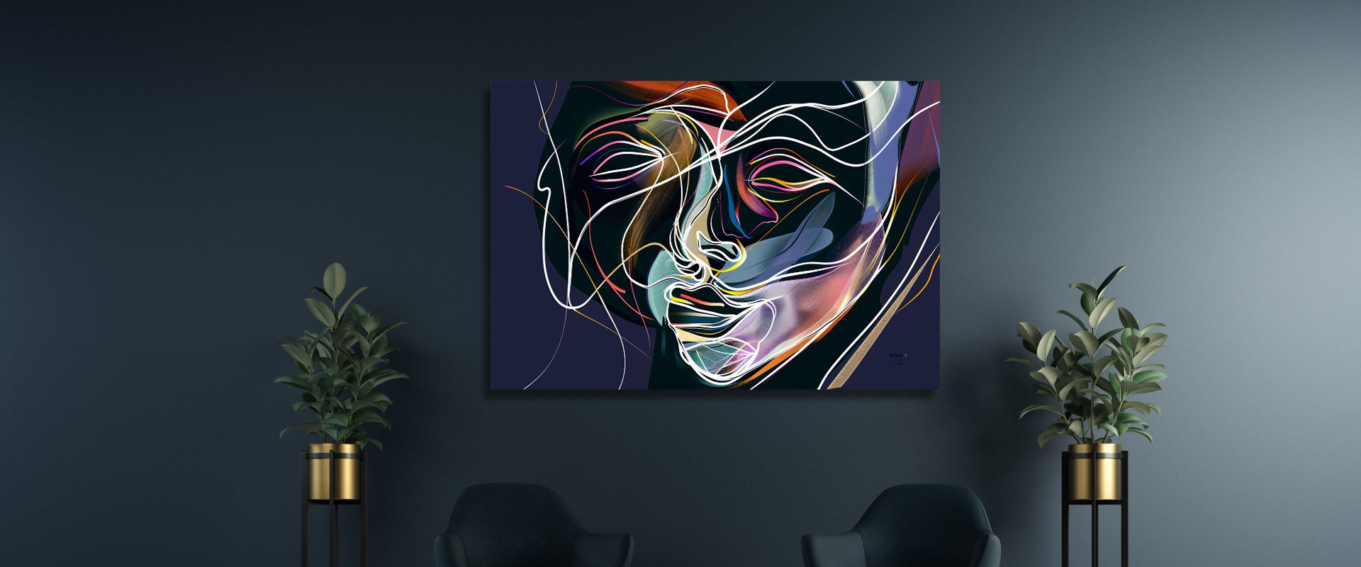 Œuvre d'art murale Effigye mettant en scène un visage onirique aux lignes fluides. Le style immersif et les courbes dynamiques  éveillent l'émotion  dans ce salon moderne.